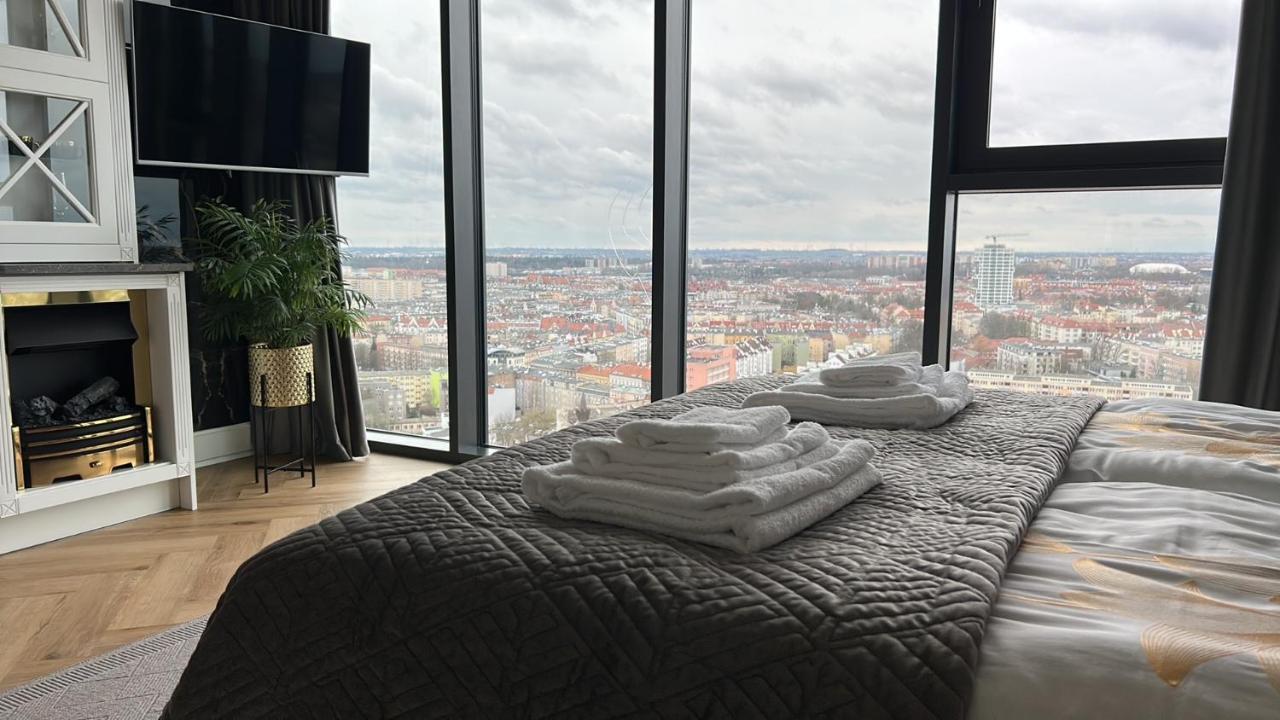 Hanza Tower Home4u Apartment