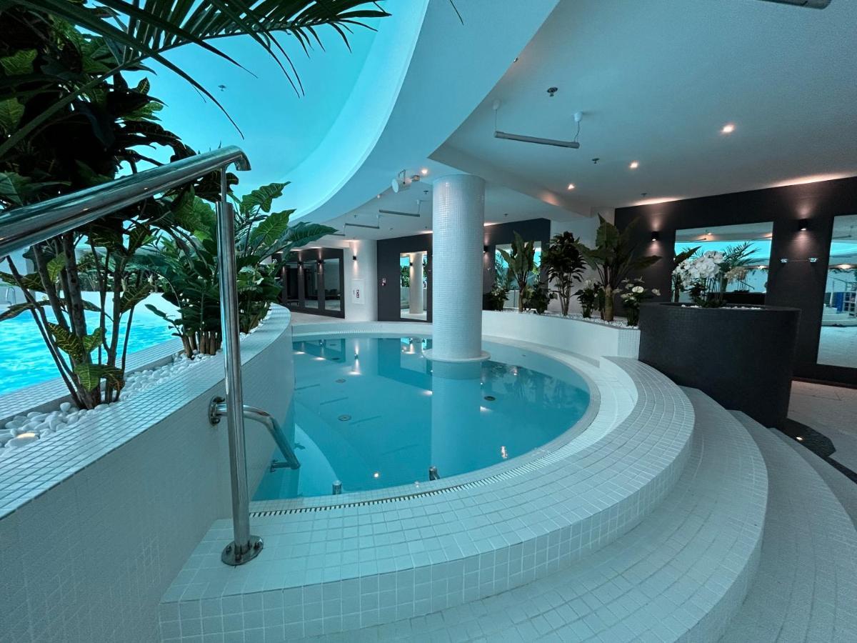 Hanza Tower Home4u Apartment *