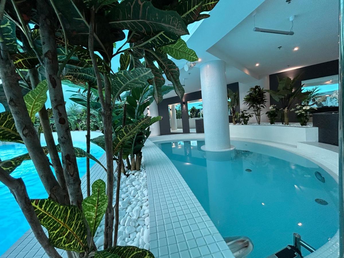 Hanza Tower Home4u Apartment *